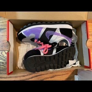 Woman’s Nike Size 7